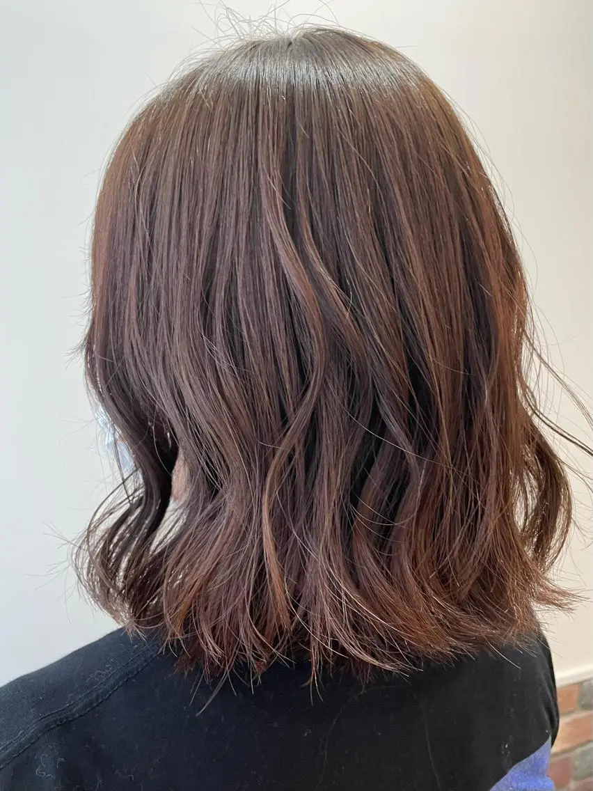 ミディアム カラー 透明感カラー 🩶🩵🩷AIRIのヘアスタイル