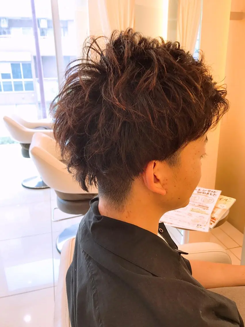 ショート カラー パーマ メンズ メンズパーマ ツーブロック グラデーションカラー トータルビューティー K:R鶴川のヘアスタイル