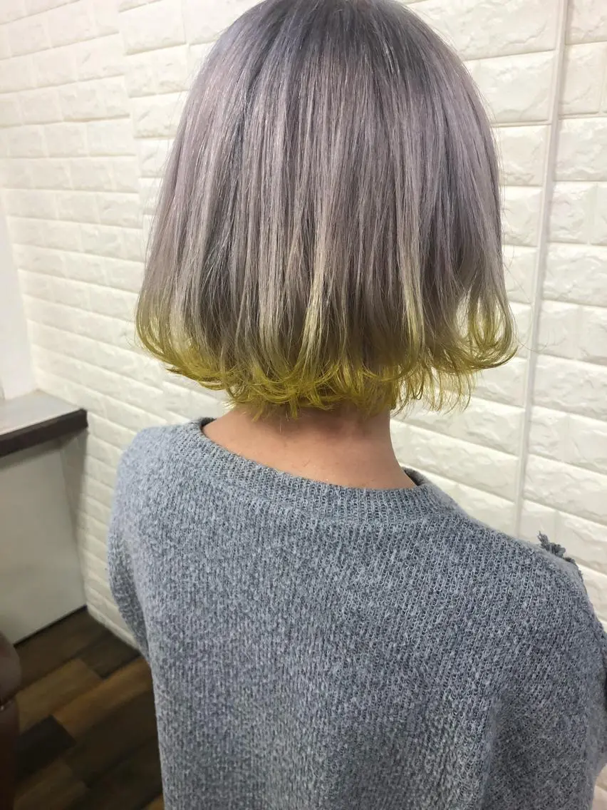ミディアム カラー ベージュカラー ブリーチ ケアブリーチ ホワイトベージュ イエローカラー ヘアカラー トリートメント famille ファミーユのヘアスタイル
