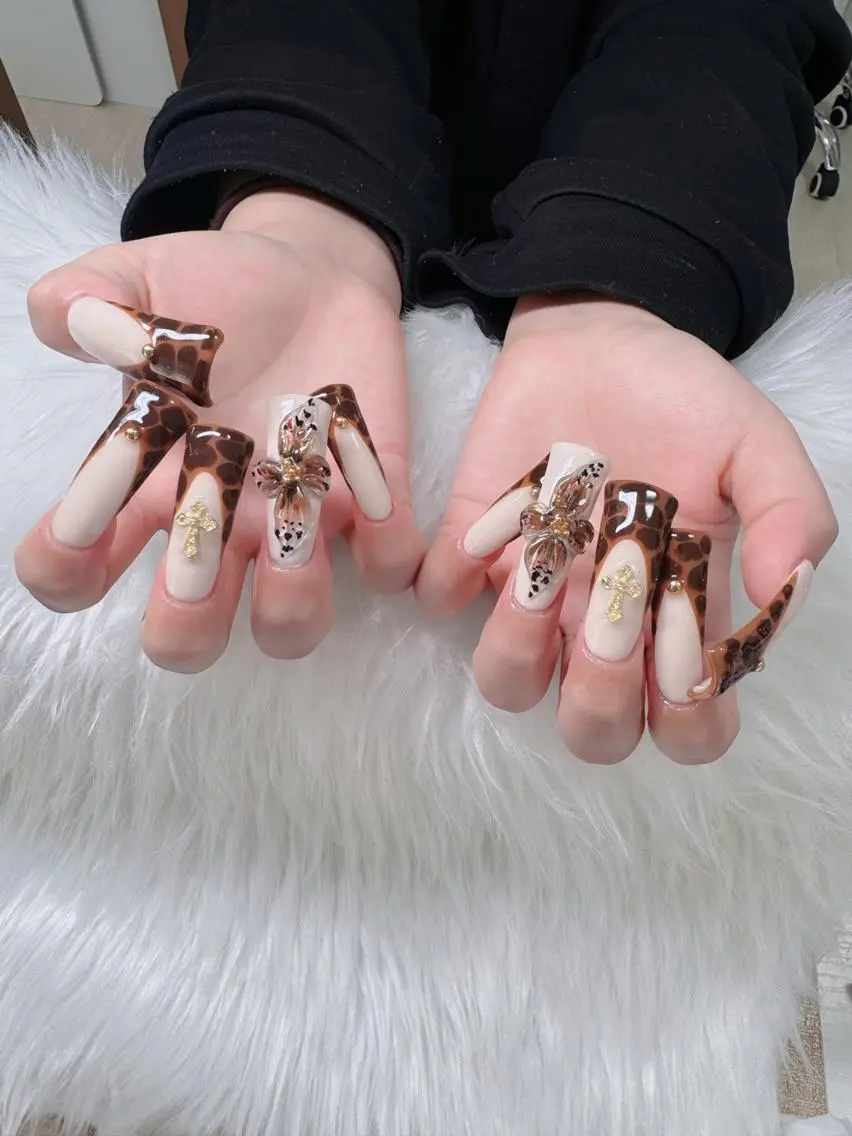 ネイル フレンチネイル ジェルネイル ハロウィン 韓国ネイル マグネットネイル ハンドネイル neco H.babynailのネイルデザイン