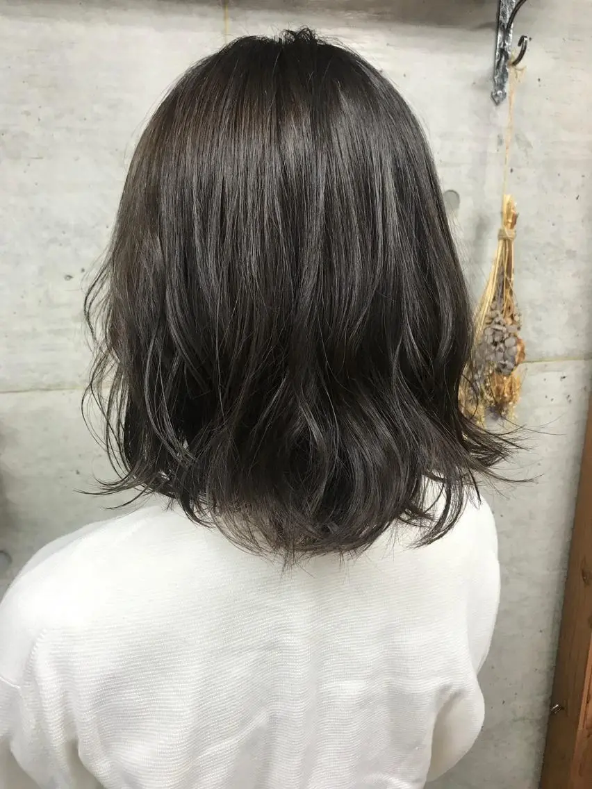 ミディアム カラー ヘアアレンジ アッシュ 透明感カラー イルミナカラー Satsuki ✂︎♡のヘアスタイル