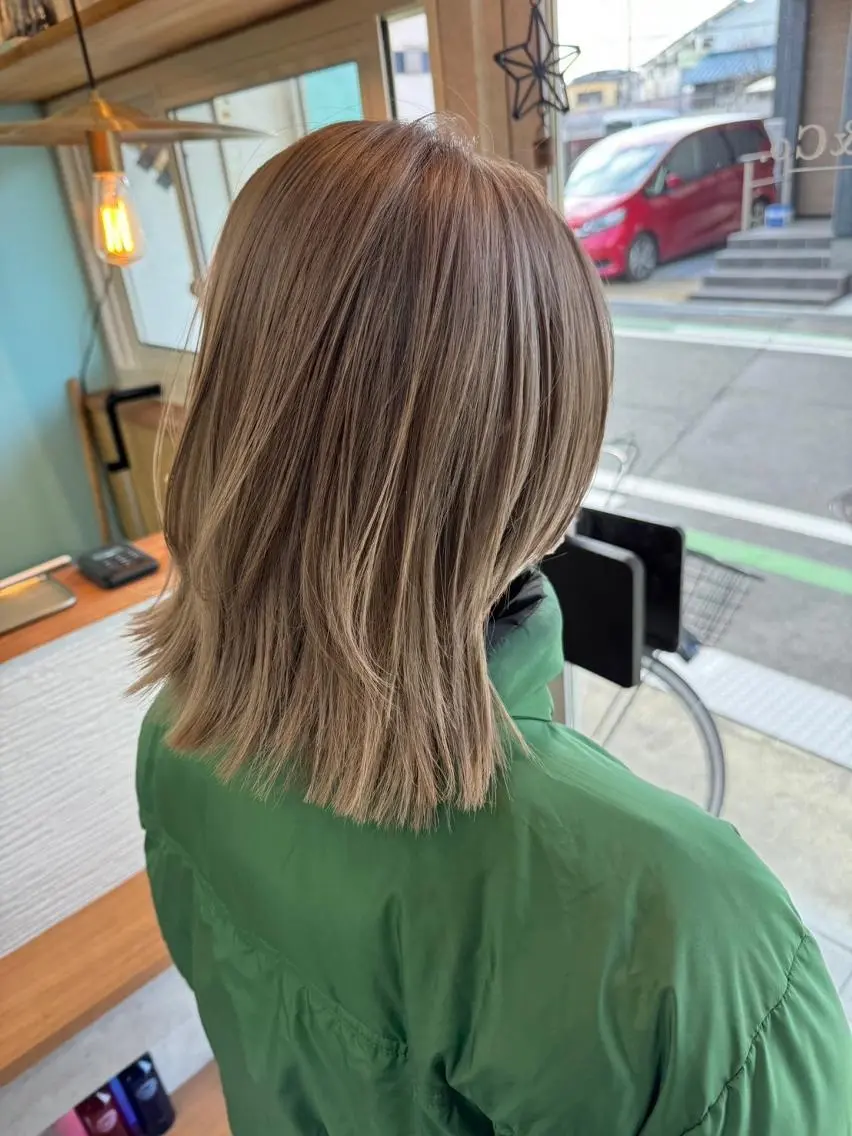 セミロング カラー ブリーチ ケアブリーチ ダブルカラー ハイトーンカラー インナーカラー カット ヘアカラー ❣️ハイトーン❣️ BLUE&Co.のヘアスタイル