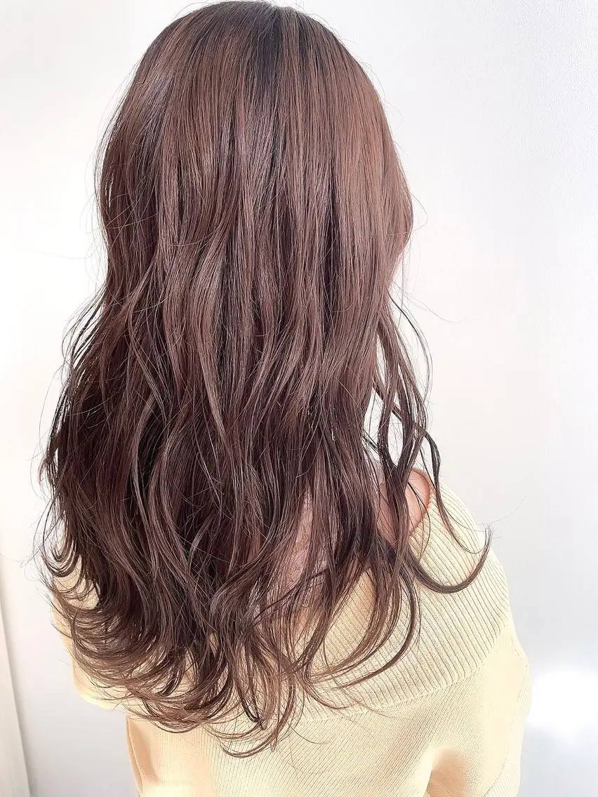 セミロング チョコレートブラウン コトネ🫧 韓国風レイヤーカットのヘアスタイル