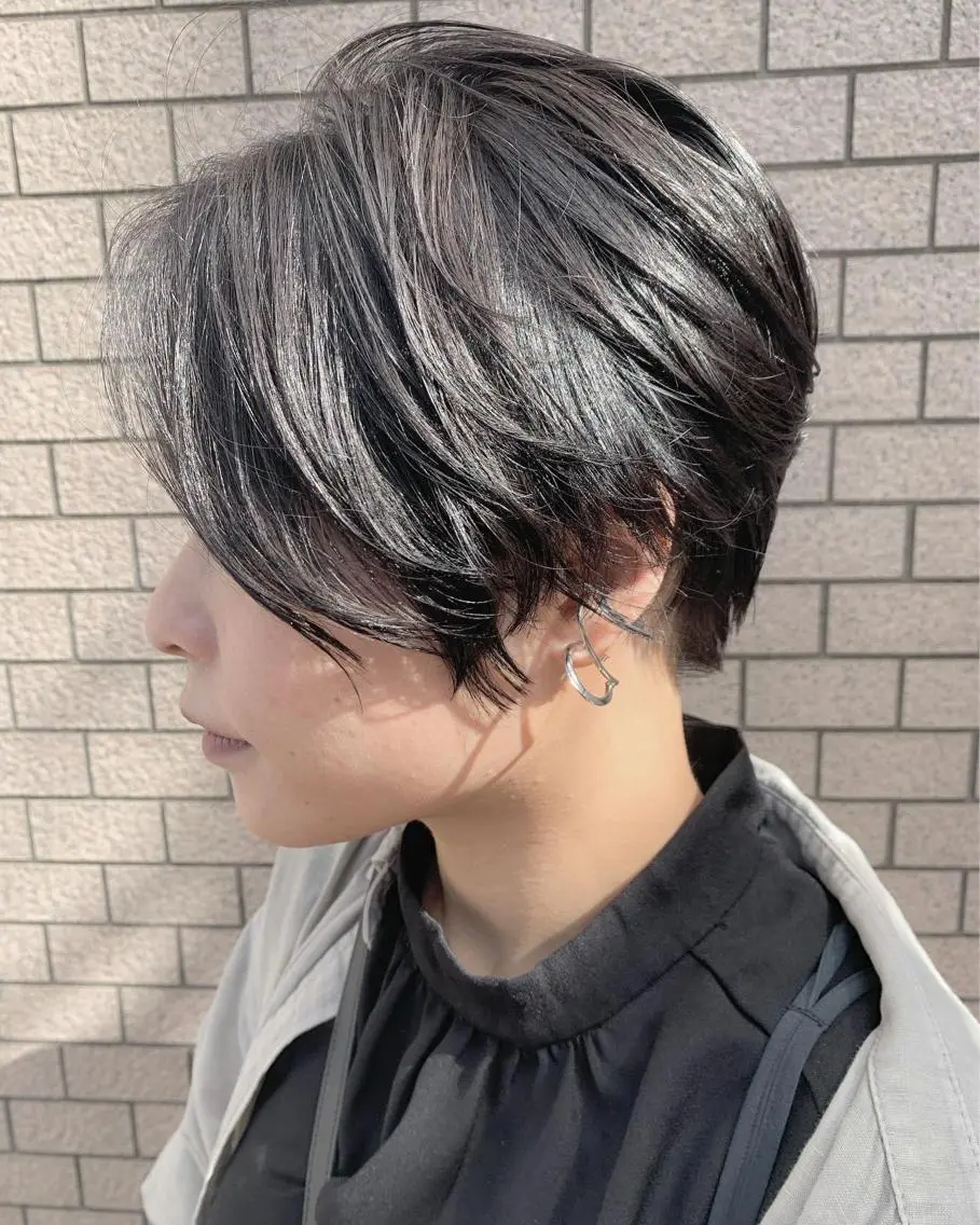 ショート ハンサムショート ショートヘア 透明感ハイライト◎ 伊藤夏海のヘアスタイル