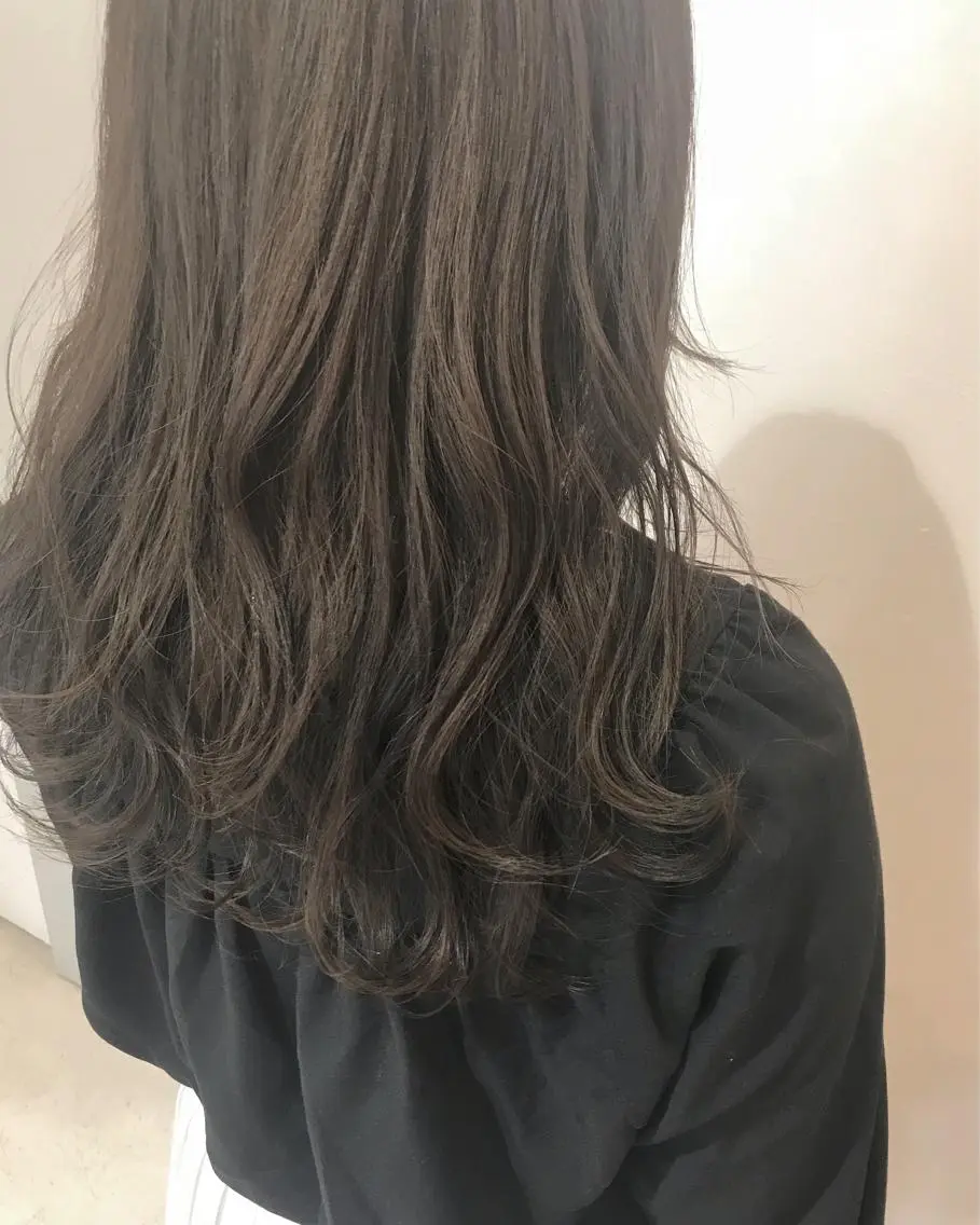 ロング カラー ブルーカラー ブルージュ 吉田 早織のヘアスタイル