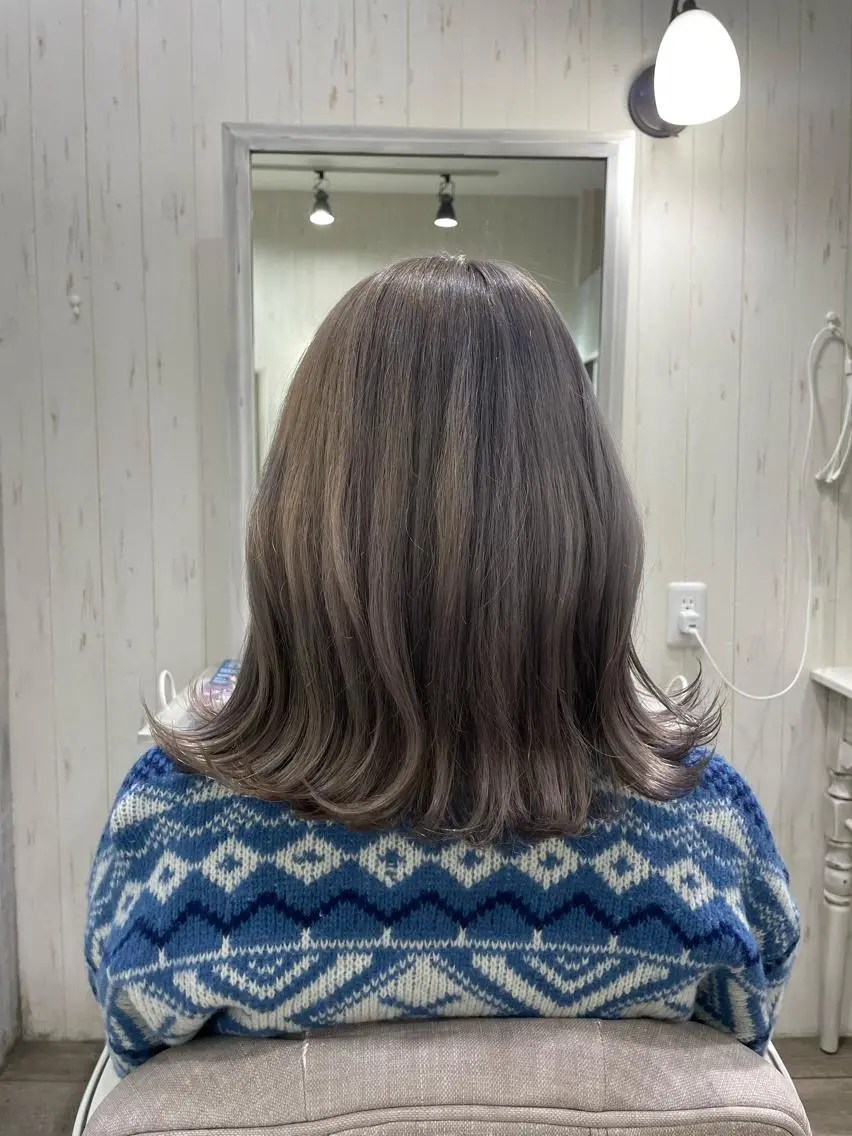 セミロング ネモトメイナ🌿 今月末で退職しますのヘアスタイル