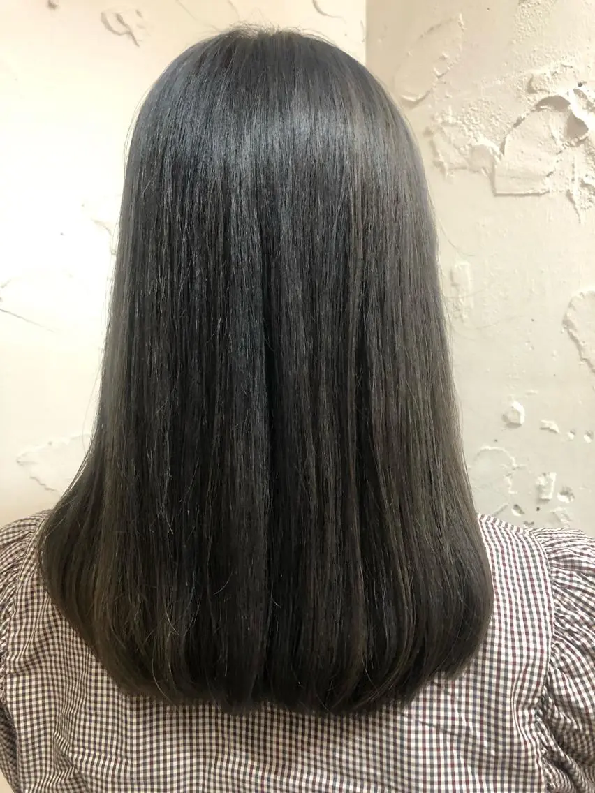 ロング 庭山 理沙のヘアスタイル
