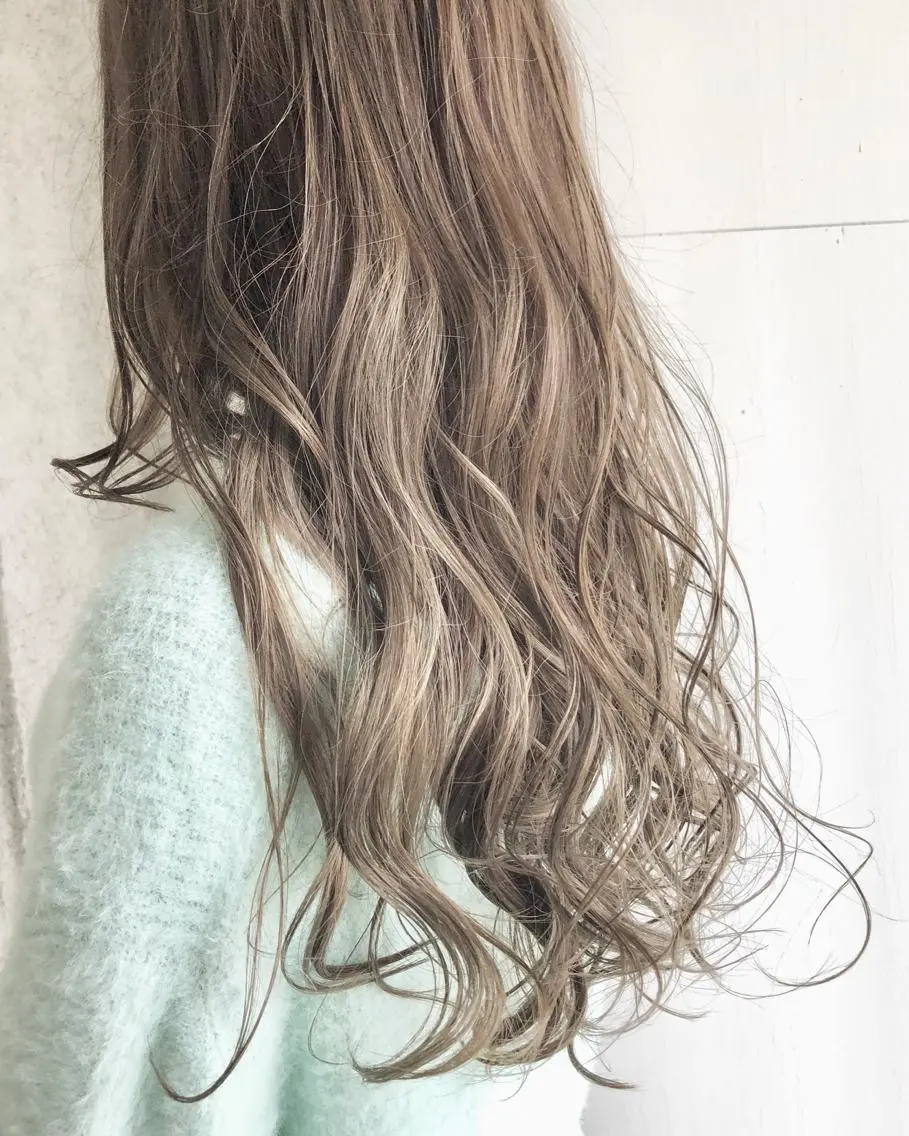 ロング 外国人風カラー ハイライト 小澤大輔 YOLO hairのヘアスタイル