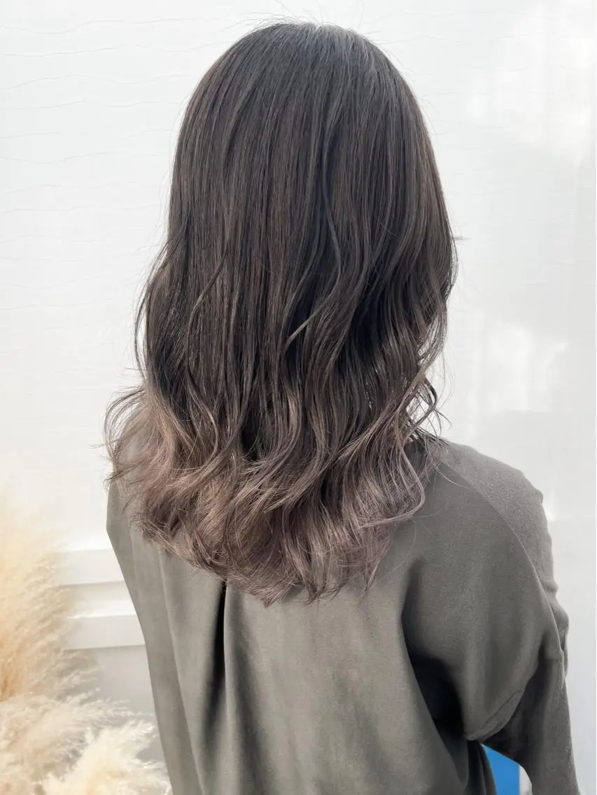 ロング カラー グラデーションカラー YURAGI🤍 SAEのヘアスタイル