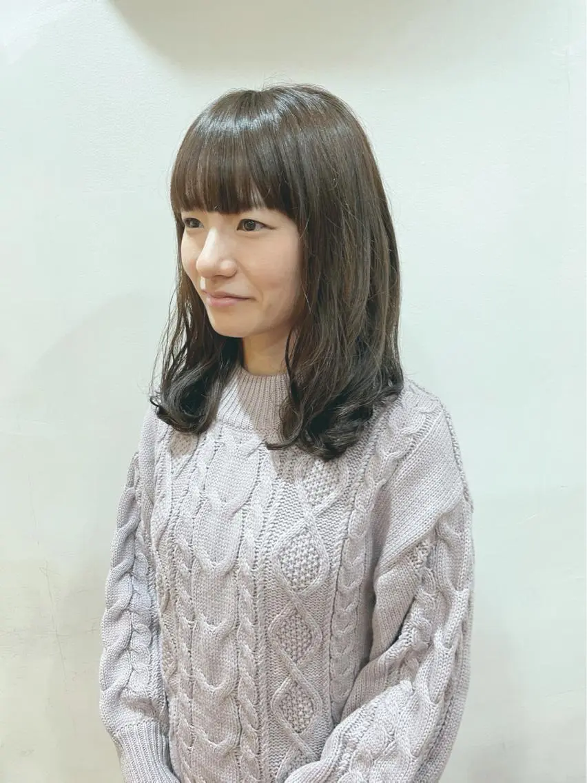 セミロング カラー あずまぐち めぐみのヘアスタイル
