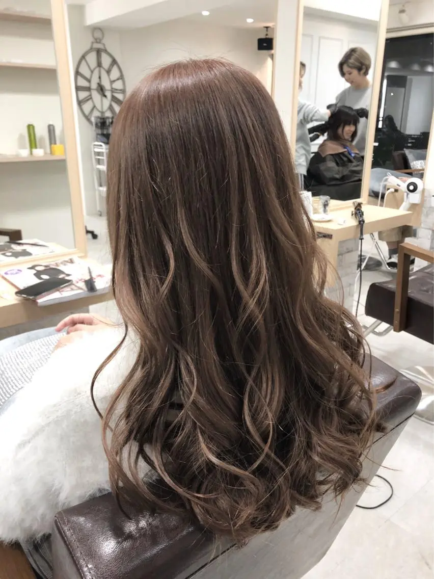 ロング カラー ベージュカラー YUDA 湯田のヘアスタイル