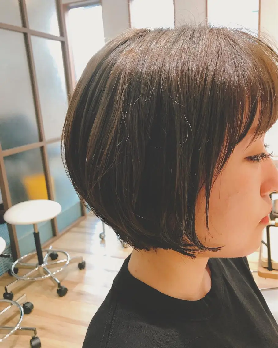 ショート カラー ショートボブ ダークグレー ダークグレージュ グレージュ ボブ 稲荷 友美のヘアスタイル