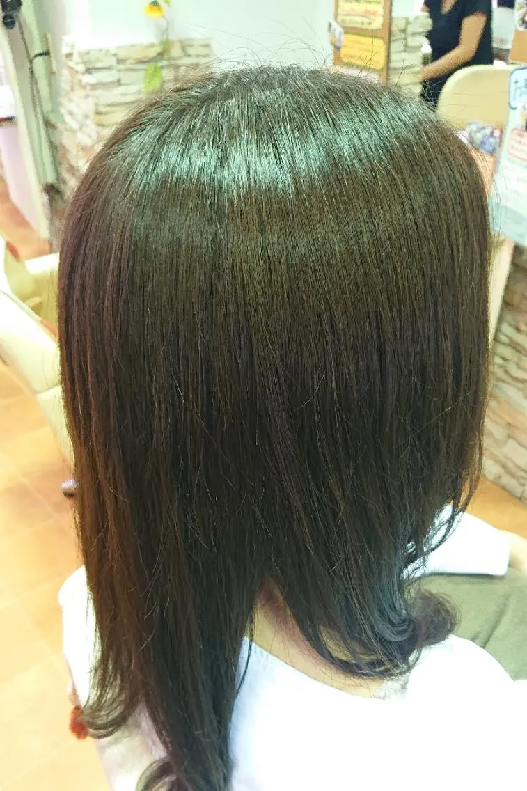 セミロング カラー アッシュ 山口 彩海のヘアスタイル