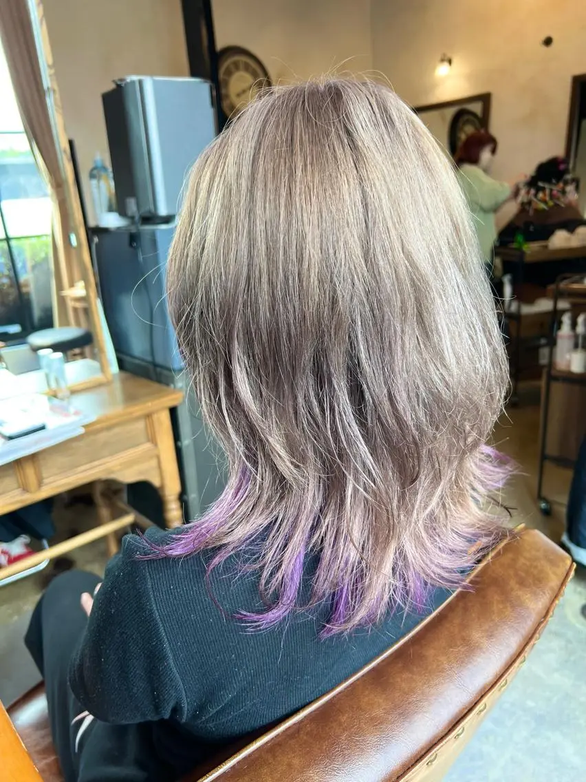 ミディアム カラー ベージュカラー ミルクティーベージュ パープルカラー 🩵小野 えりか🩷のヘアスタイル