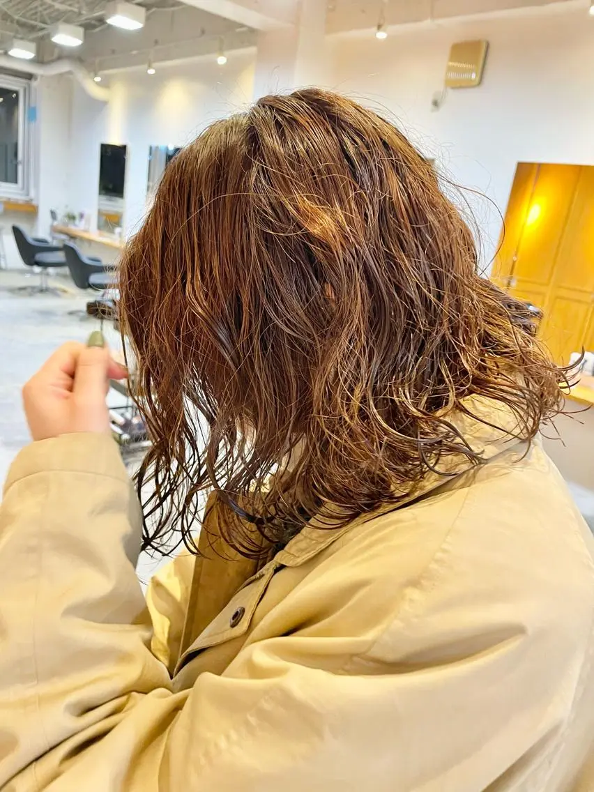ミディアム カラー パーマ カット パーマ トリートメント レイヤー/似合わせ TAKUYAのヘアスタイル