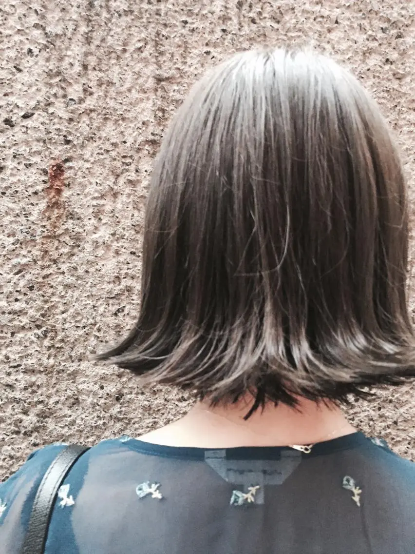 ミディアム カラー アッシュ ボブ 外ハネヘア ニシムラ コウイチのヘアスタイル