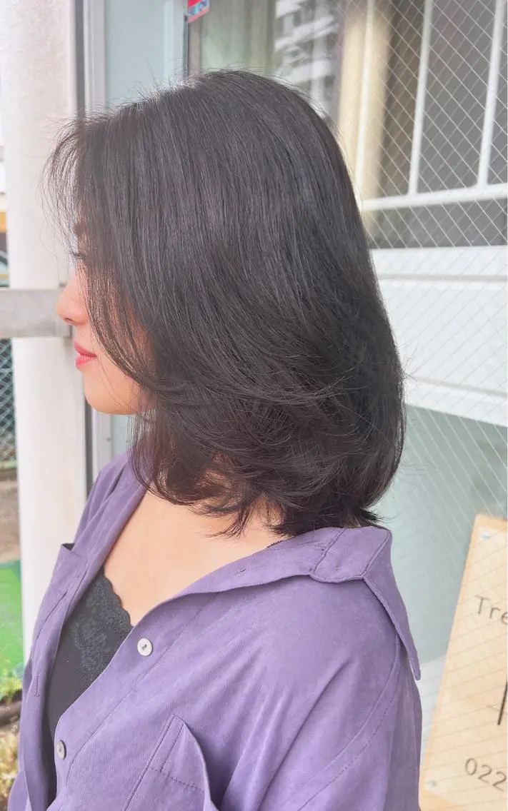 ミディアム カラー パーマ ミディアムレイヤー レイヤーカット 艶髪専門美容師🏄 kazuレスlessのヘアスタイル