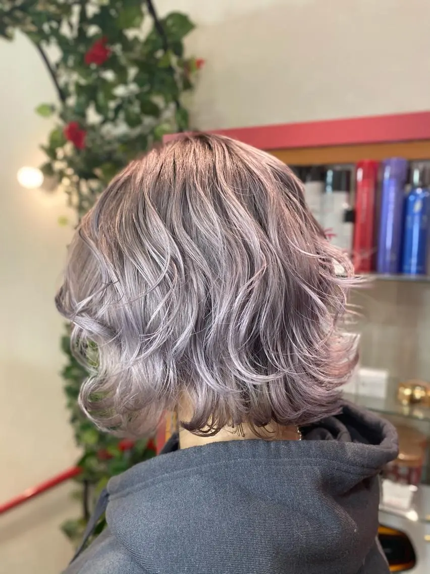 ショート アッシュ ヘアカラー ゆぴ☾‪/推しカラー /ハイトーンのヘアスタイル