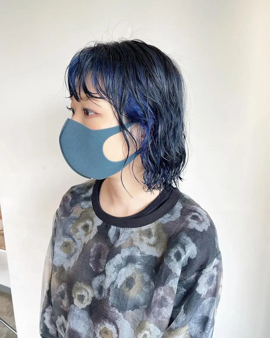 ミディアム カラー ミストバング ブルーカラー フェイスフレーミング ヘアカラー トリートメント ハイトーン/レイヤー /ケアブリーチ石川治のヘアスタイル