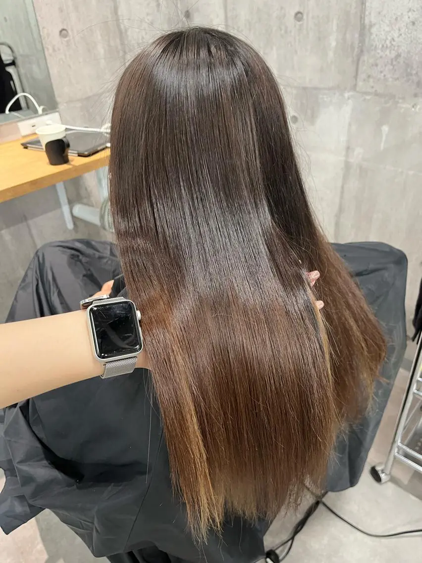 ロング 酸性ストレート newi赤羽 HINATAのヘアスタイル