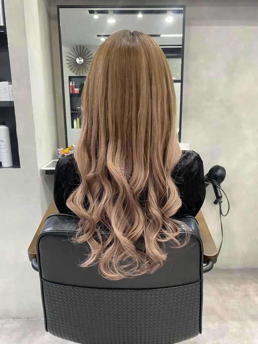セミロング カラー ヘアアレンジ FAAM Tsuneのヘアスタイル