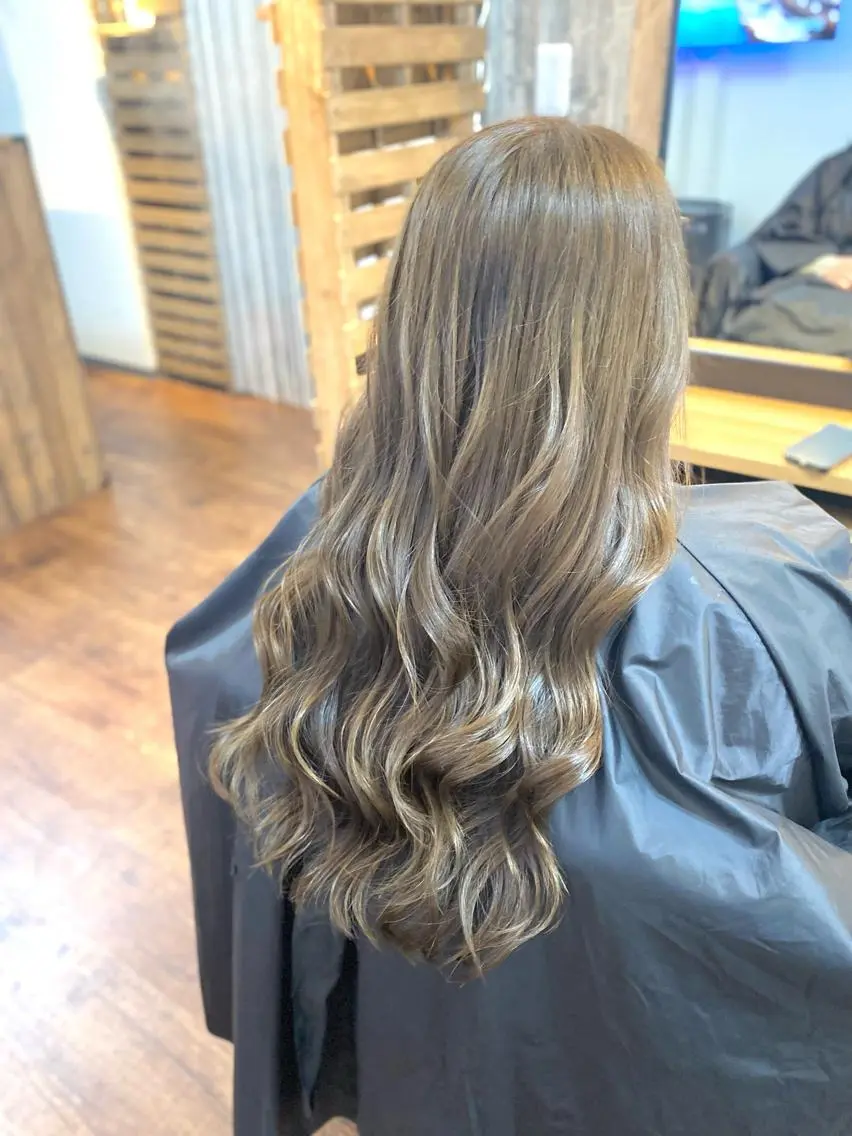 ロング カラー ベージュカラー カット ヘアカラー トリートメント Luzir⭐︎ GEN⭐︎のヘアスタイル