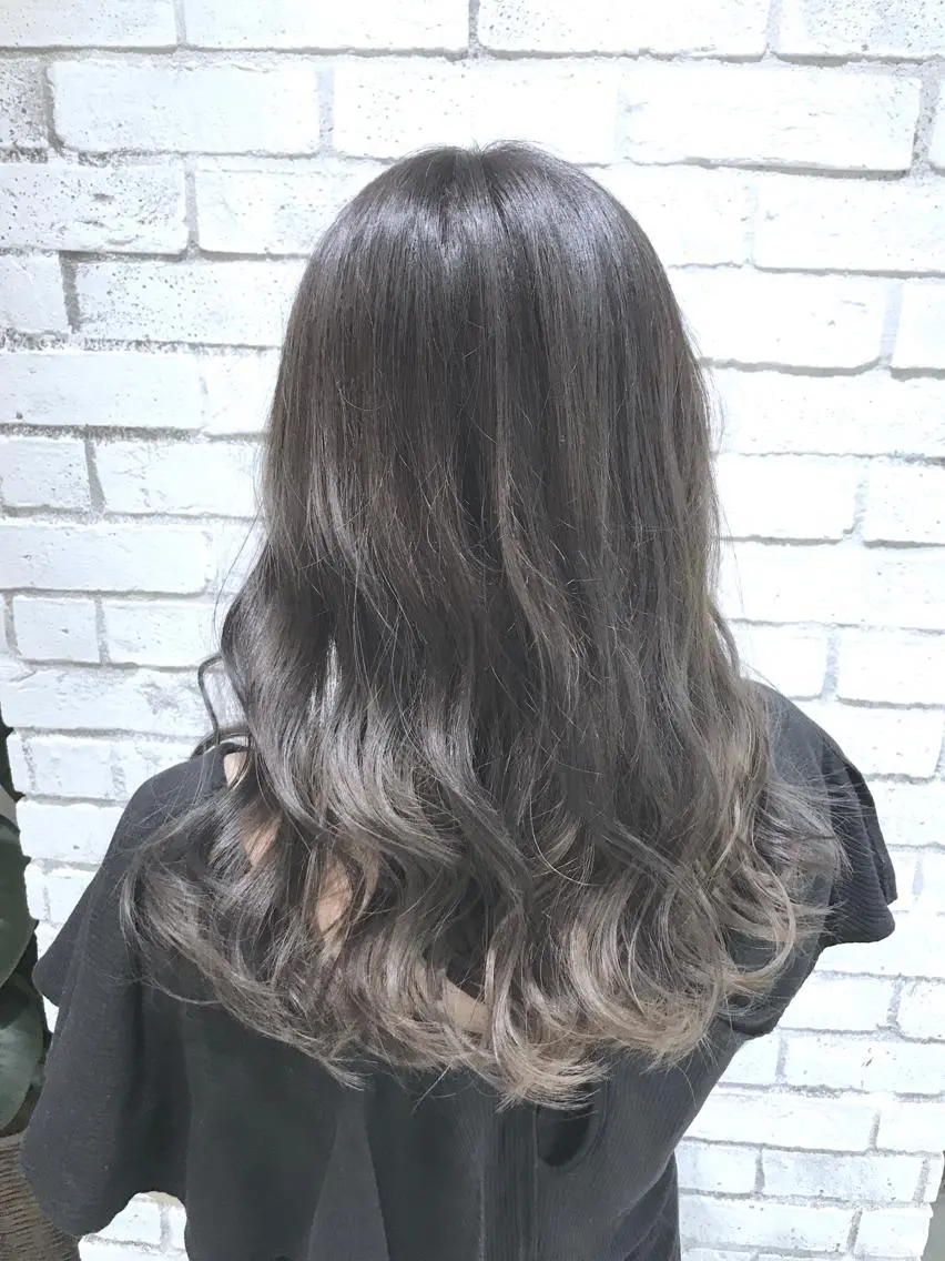 セミロング カラー パーマ ヘアアレンジ アディクシーカラー グラデーションカラー グレージュ ヘアカラー トリートメント 縮毛矯正/美髪 髪質改善/石田幸輔のヘアスタイル