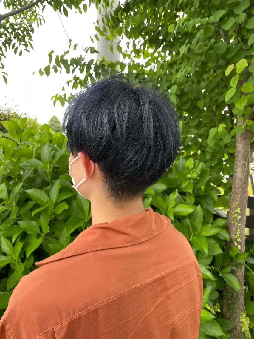 カラー メンズ メンズブリーチ ブリーチ 小島 咲音/艶カラー /レイヤー/縮毛矯正のヘアスタイル