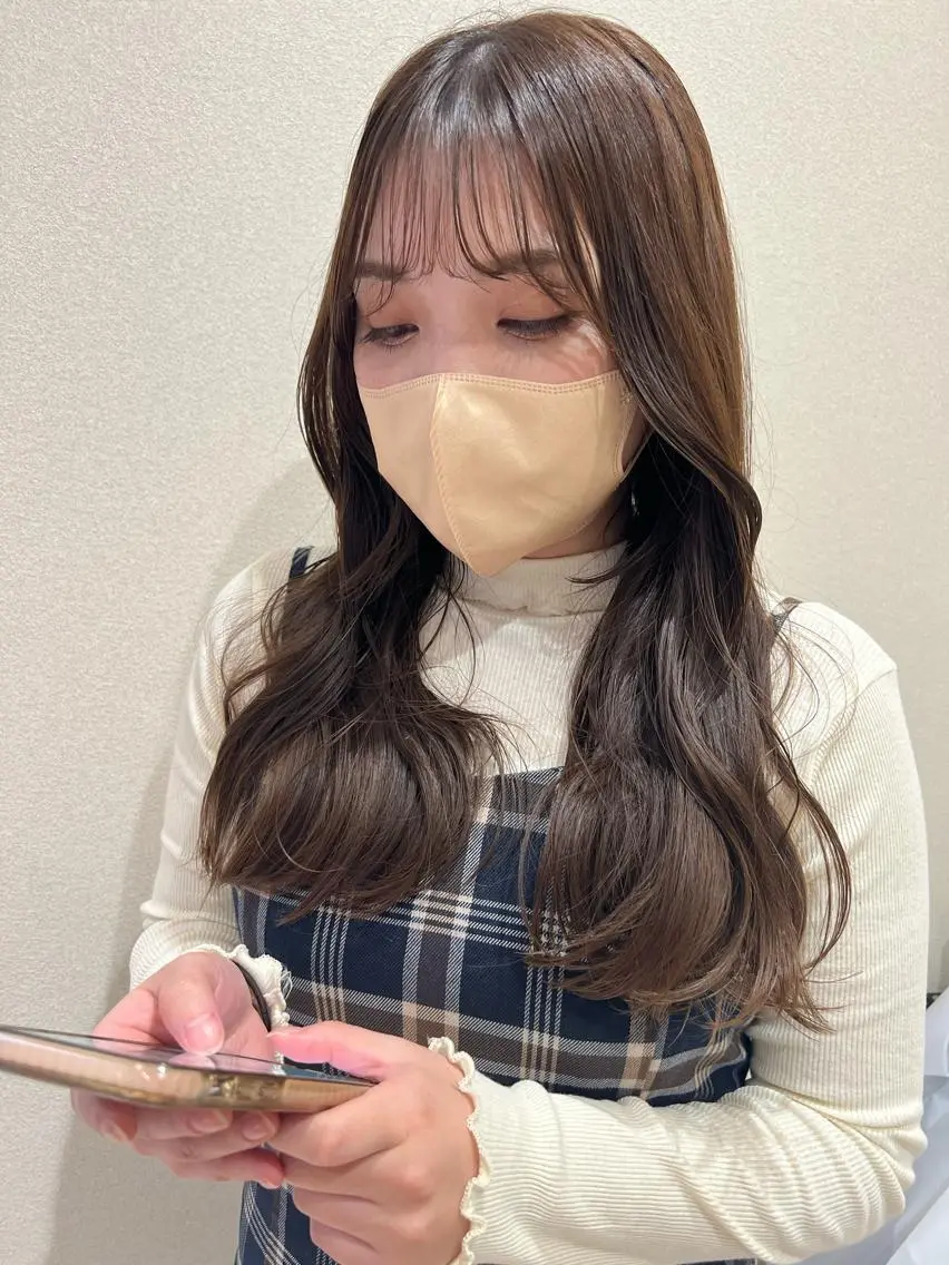 セミロング カラー ベージュカラー エギョモリ 外国人対応 佐久間のヘアスタイル
