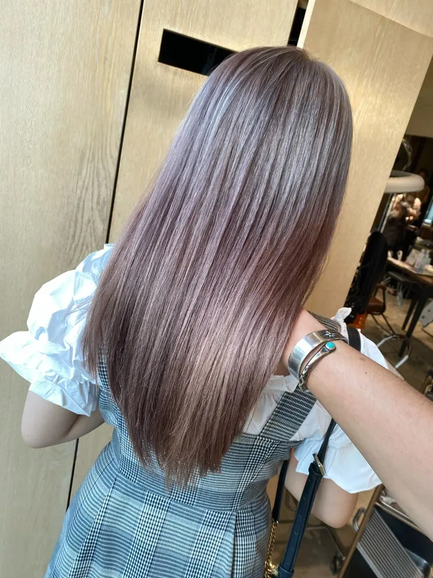 カラー ベージュカラー ブリーチ ケアブリーチ 透明感カラー デザインカラー カット ヘアカラー 顔まわりの神様✨ 透明感カラー藤嶋秀幸のヘアスタイル