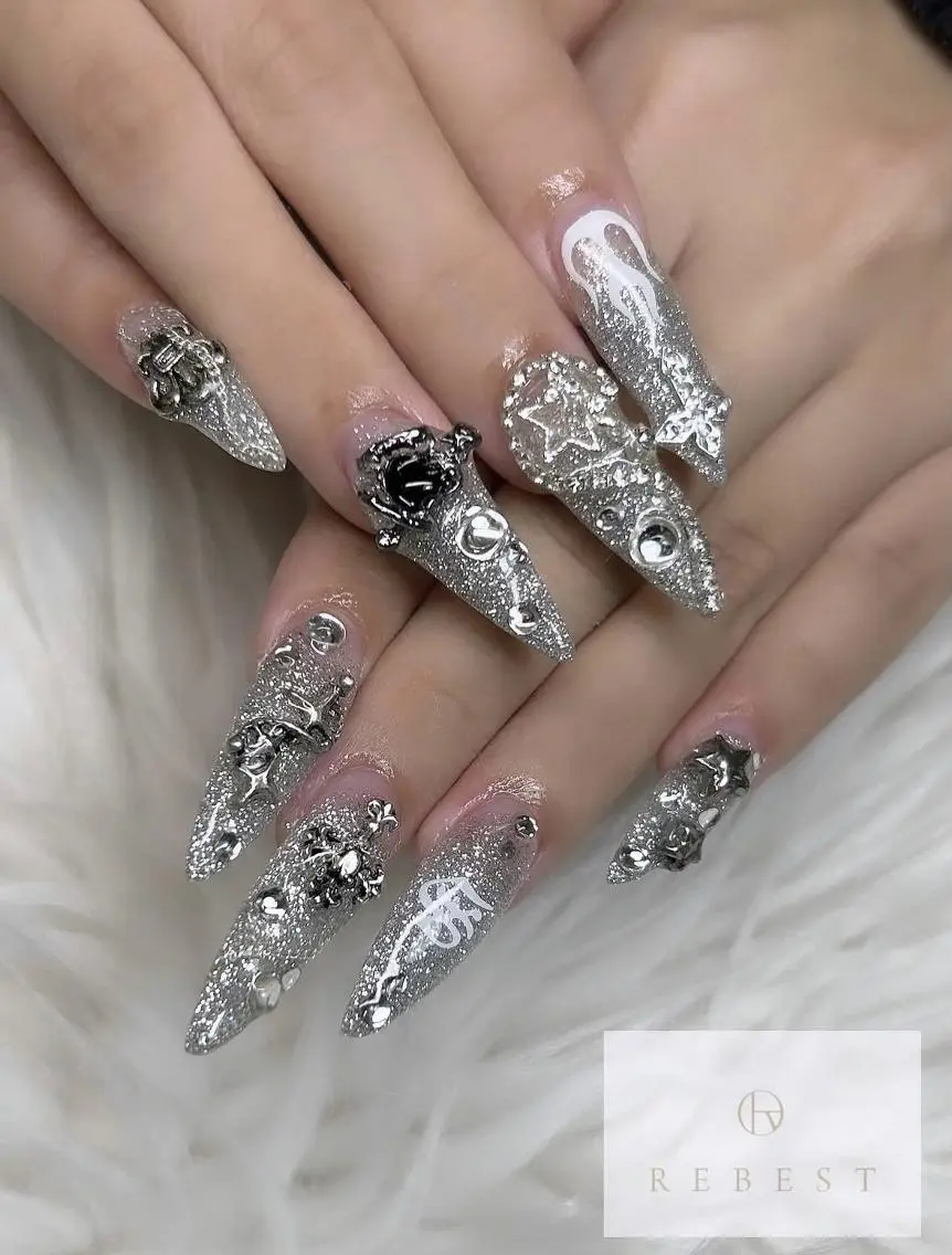 ネイル 南森町rebest 💅nailのネイルデザイン