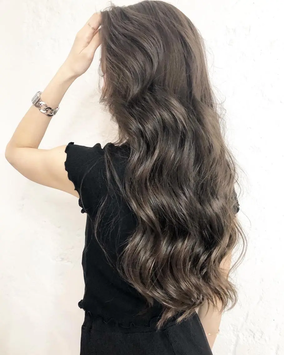 ロング カラー グレージュ ヘアカラー トリートメント 顔まわりレイヤー× 韓国ヘアオタベシンヤのヘアスタイル