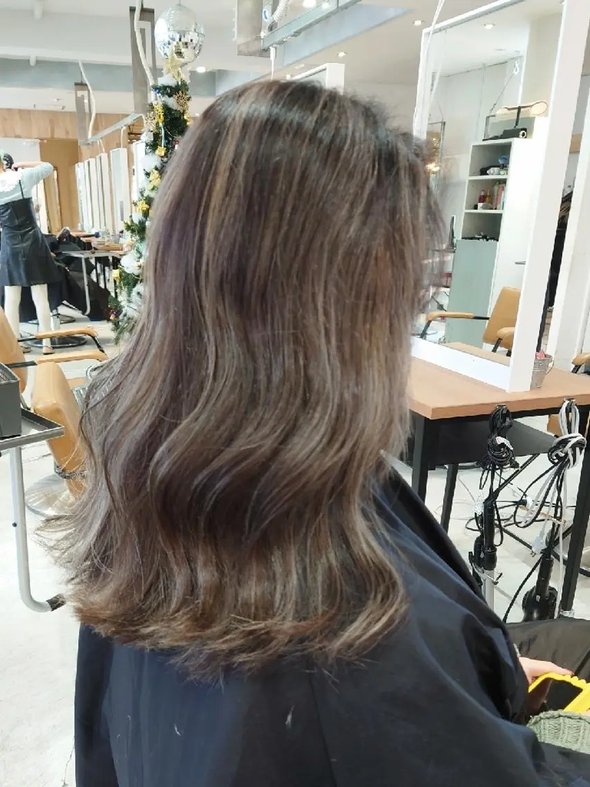 セミロング カラー ブリーチ ハイライトカラー ハイライト ヘアカラー トリートメント 艶髪✨ブリーチ職人 yasuのヘアスタイル
