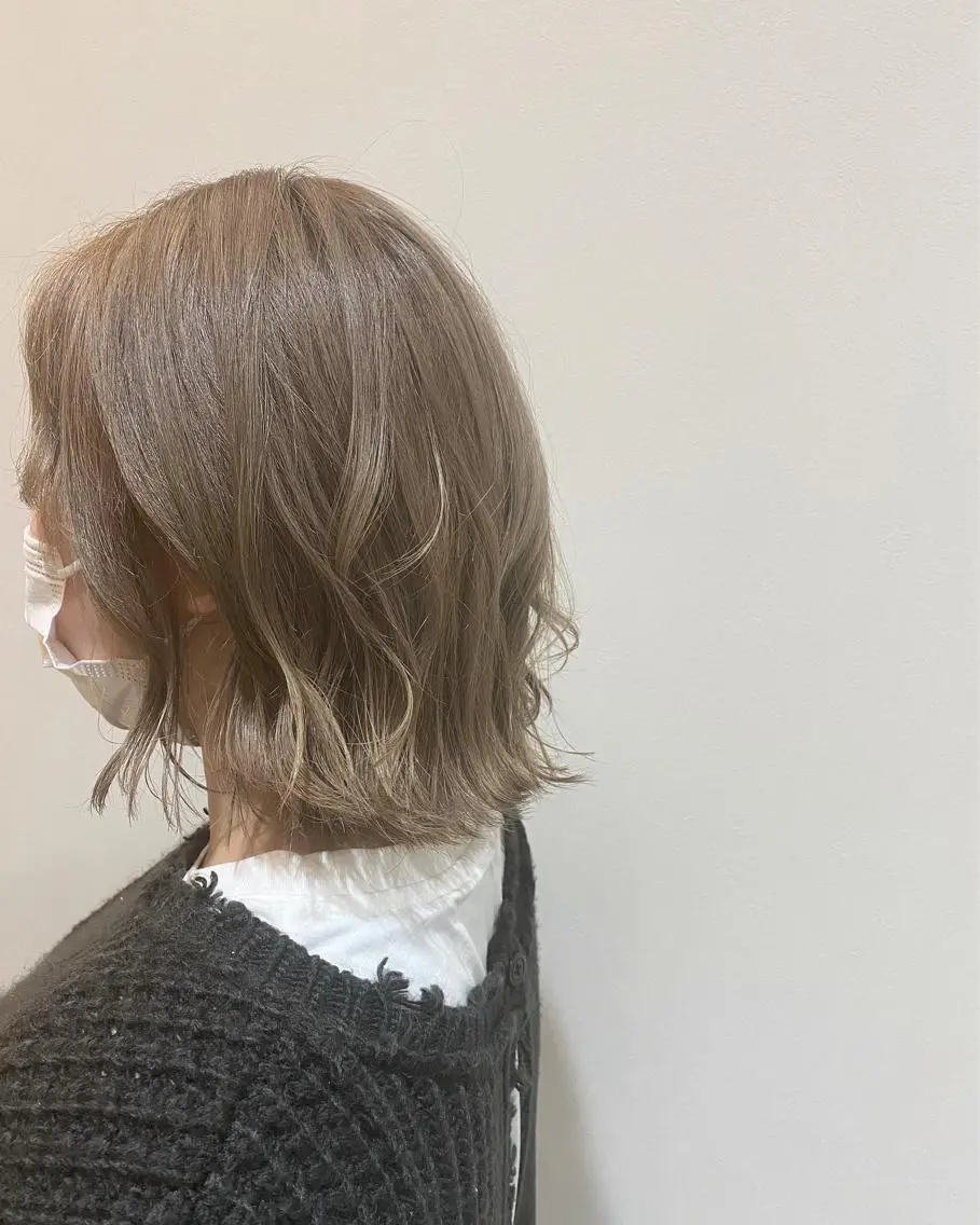 ミディアム カラー ベージュカラー ブリーチ トリートメント LaBless梅田 🎀坂本リオのヘアスタイル
