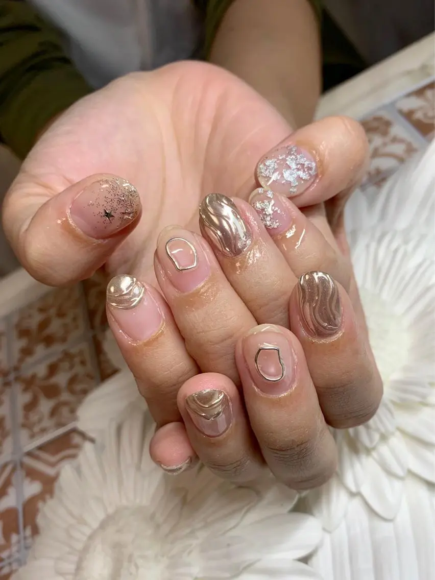 ネイル ミラーネイル ニュアンスネイル Nailsalon E's cafeのネイルデザイン
