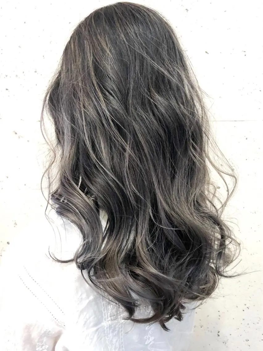 ミディアム カラー ハイライトカラー ハイライト カット ヘアカラー トリートメント 360°キレイな ショートカットのヘアスタイル