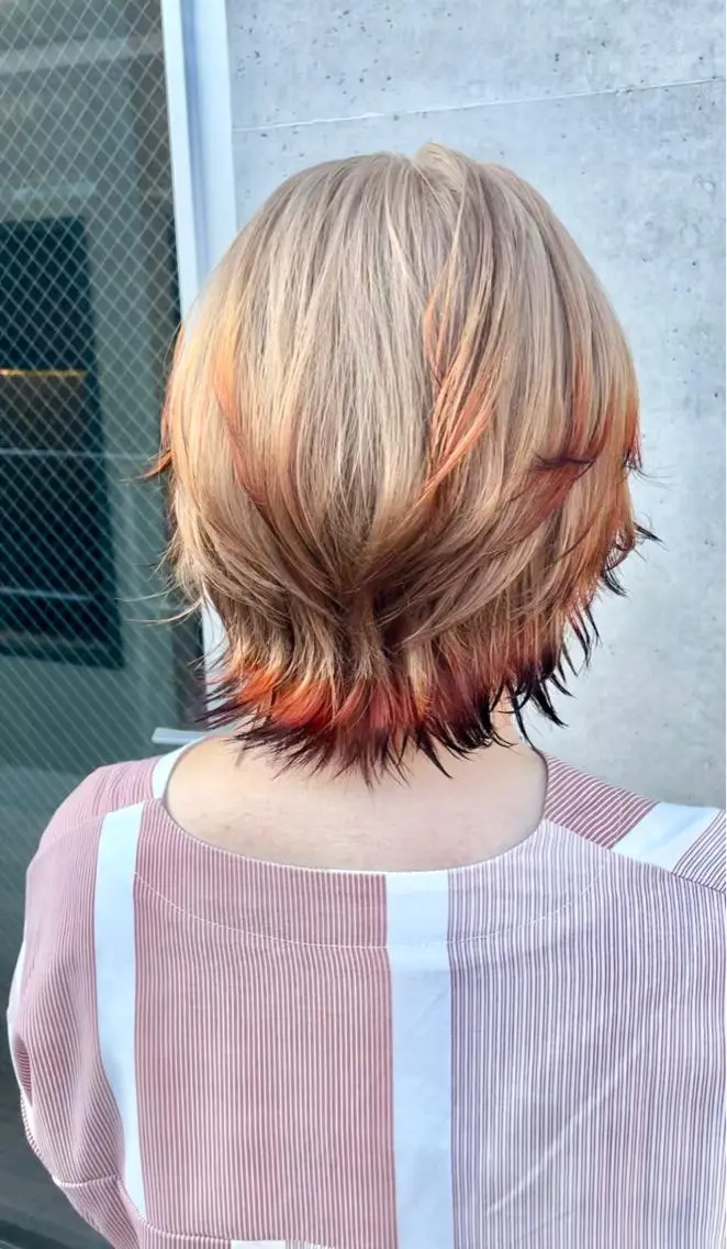 ロング カラー インナーカラー 推し ブリーチ 髪質改善のヘアスタイル