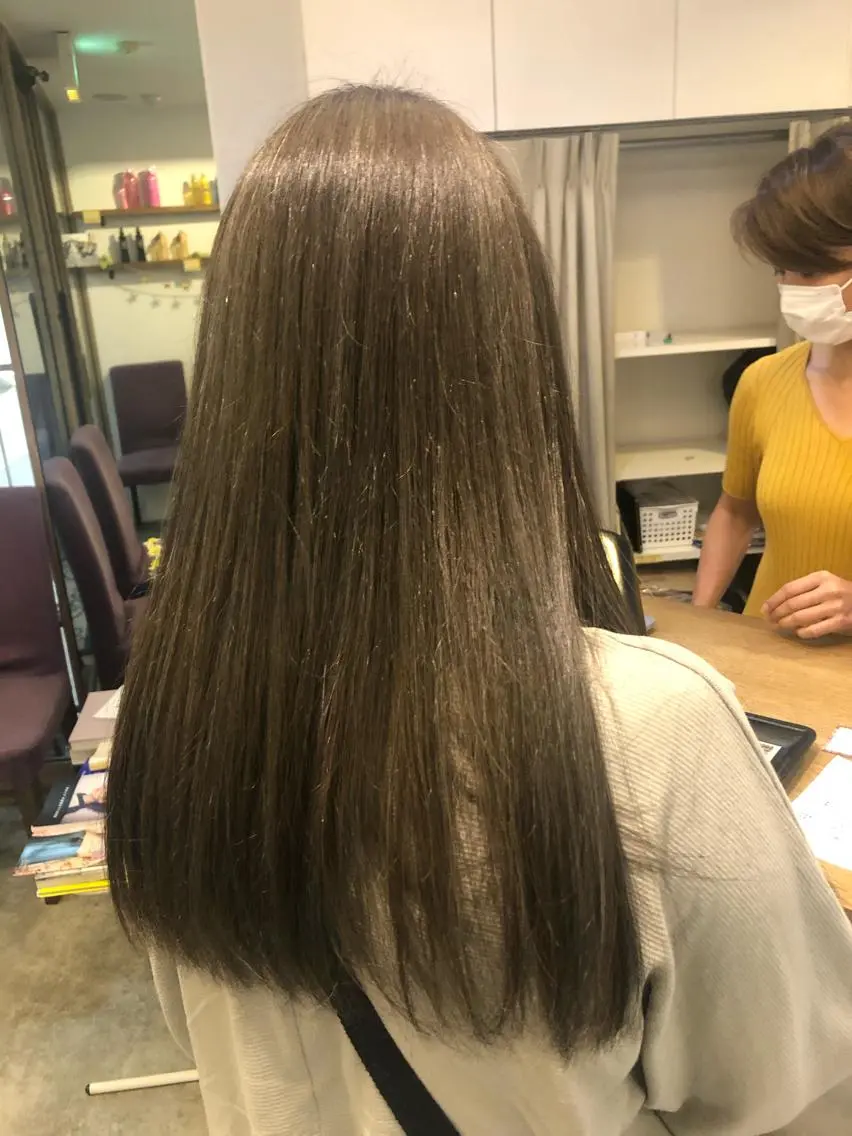 ロング カラー 透明感カラー ハイライトカラー ハイライト ヘアカラー 奥野 紗弓のヘアスタイル