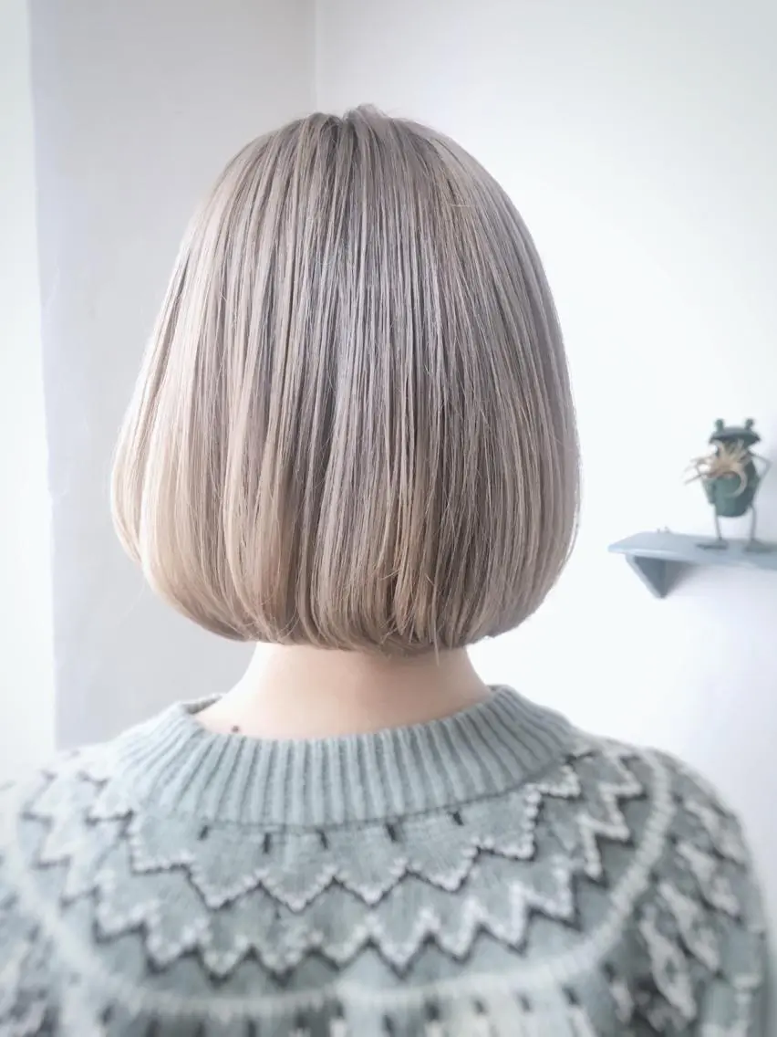 ショート カラー パーマ ヘアアレンジ ブリーチ グラデーションカラー グレージュ ボブ 外国人風カラー カット ヘアカラー トリートメント 推し活専用 【派手髪】飯野ゆかりのヘアスタイル