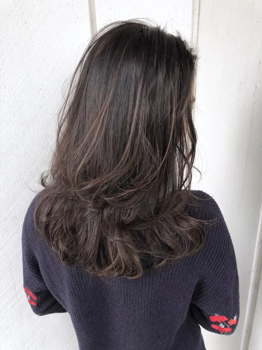 ミディアム カラー ヘアアレンジ アッシュ ベージュカラー ハイライトカラー ハイライト 境 健助のヘアスタイル