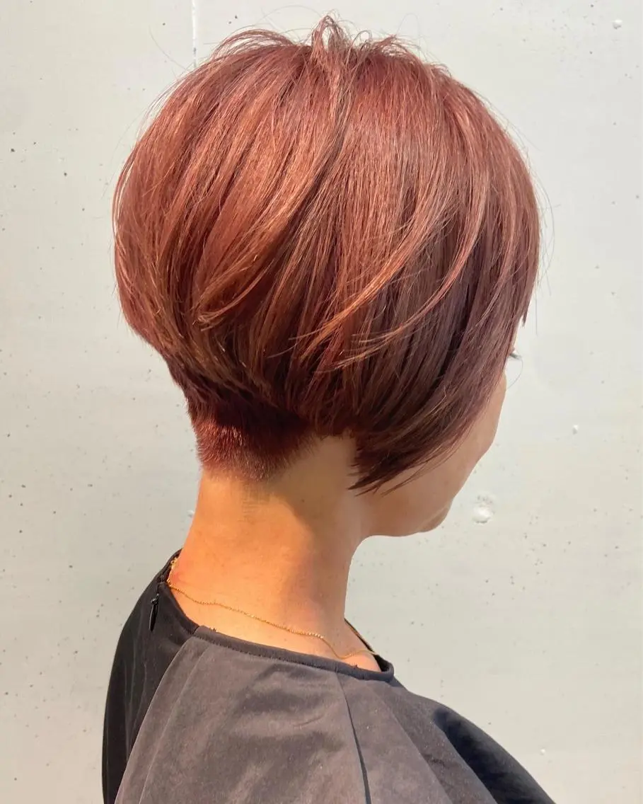 ショート カラー ベージュカラー ブリーチ オレンジ オレンジベージュ カット ヘアカラー トリートメント ウルフカット レイヤーカット上柿のヘアスタイル