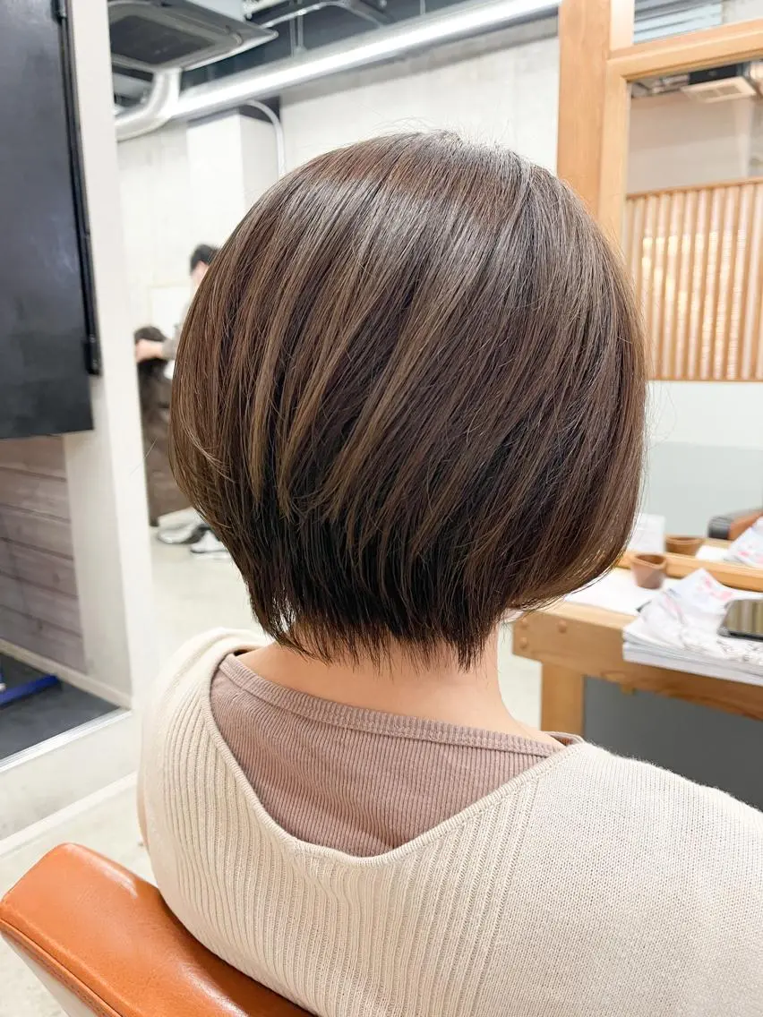 ショート カラー パーマ ヘアアレンジ メンズ キッズ ネイル マツエク・マツパ センターパート メンズインナーカラー アディクシーカラー ボルドーカラー ダブルカラー カット ヘアカラー トリートメント 角床直哉 カラーカットNO 1のヘアスタイル