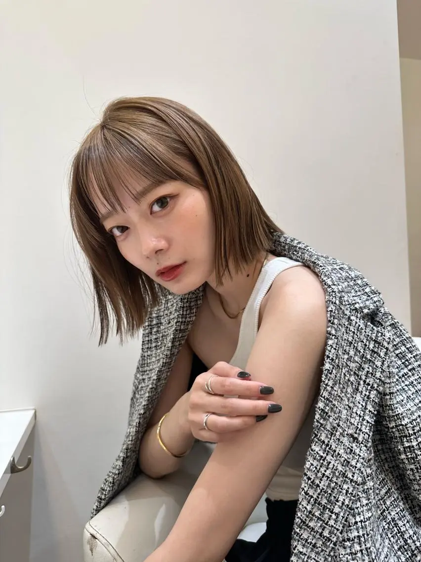 ミディアム カラー 切りっぱなしボブ ショートボブ ボブレイヤー ハイトーンカラー ボブ 🌿レイヤー/ブリー チ/🌿JINのヘアスタイル