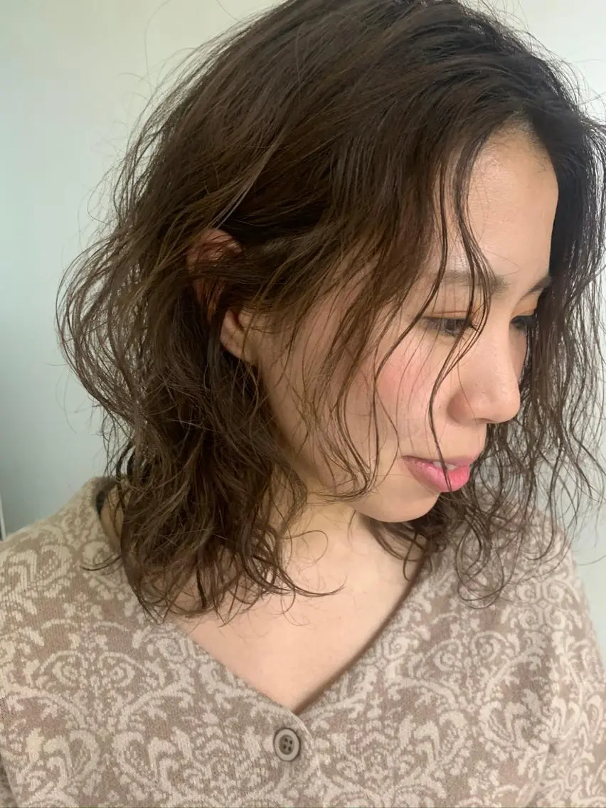 ミディアム カラー パーマ カット パーマ 相田 優子のヘアスタイル