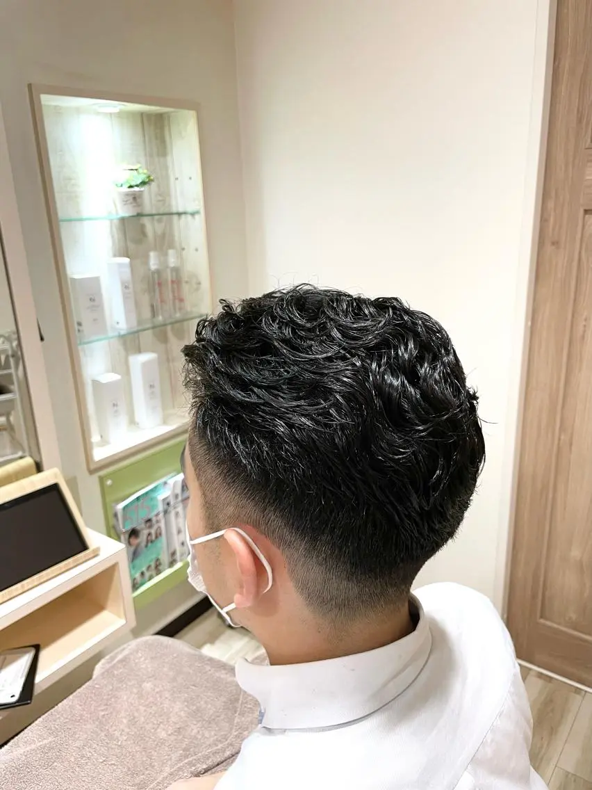 ショート パーマ 🌈派手髪ハイトーン 🌈鈴木亮太🌈のヘアスタイル