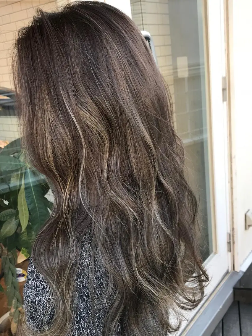 ロング カラー レイヤー べージュ 白石研太のヘアスタイル