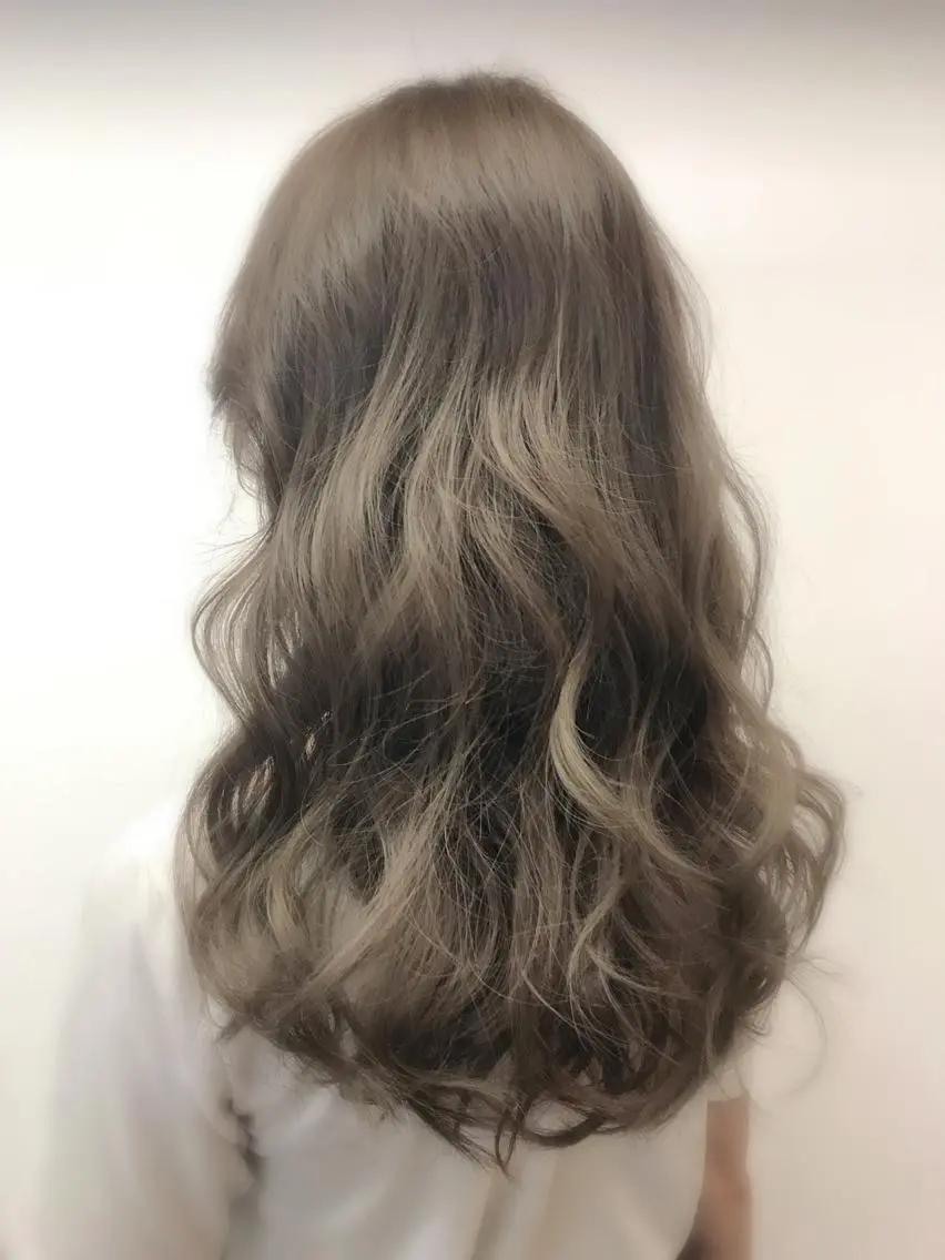 ロング カラー グレージュ 外国人風カラー 岩崎 よしの /BRAT/築地口のヘアスタイル