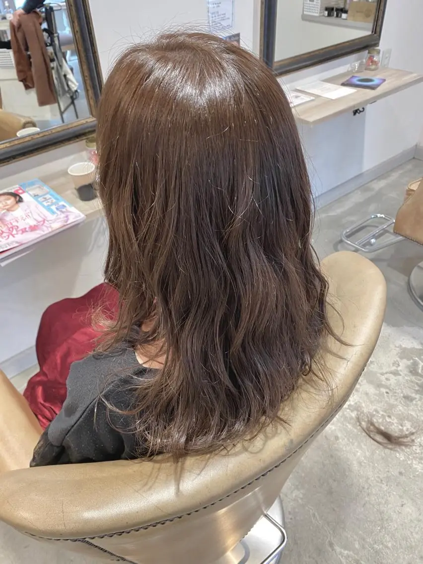 セミロング カラー アッシュ ベージュカラー 透明感カラー イルミナカラー モカベージュ 美髪・髪質改善 有田怜平のヘアスタイル