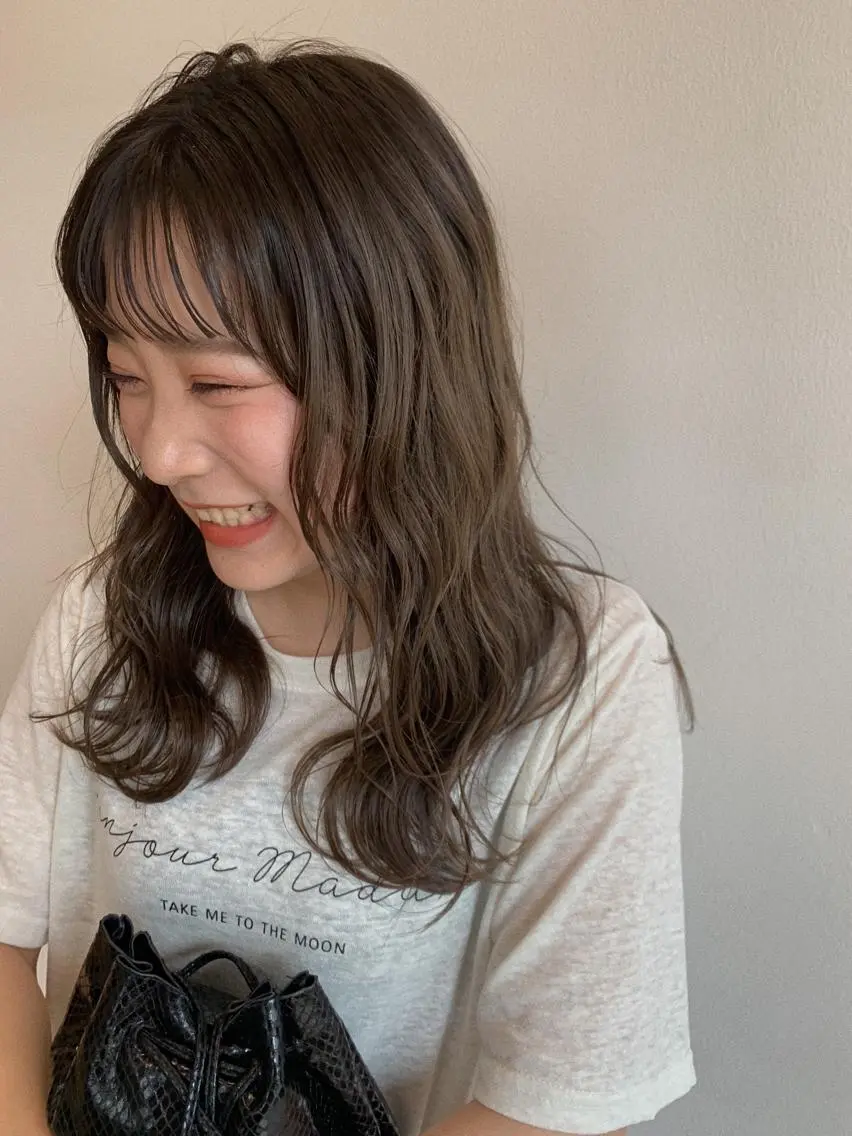 セミロング 鈴木 まりやのヘアスタイル