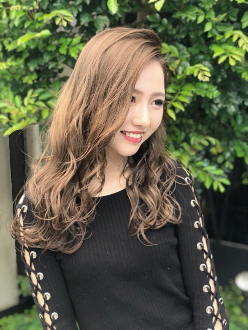 ロング カラー ヘアアレンジ 韓国レイヤーカット 🧸ベージュカラーのヘアスタイル